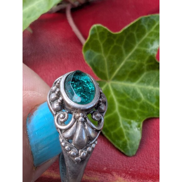 Vintage Green Glitter Sterling Ring Size 8 - Picture 9 of 10